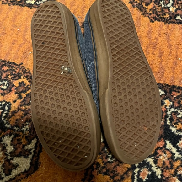 STUNNING CANADIAN TUXEDO - Picture 13 of 13